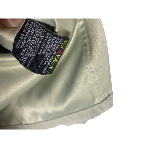 Men's Firethorn Silver Casual Two Pocket Beige Button Down Size Medium - Picture 7 of 7